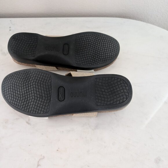 Munro Pisces Sandal - Size 8 - Picture 3 of 4